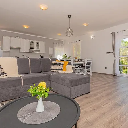 Iris Casa de Férias Trbounje