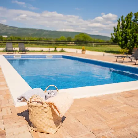 Iris Casa de Férias *