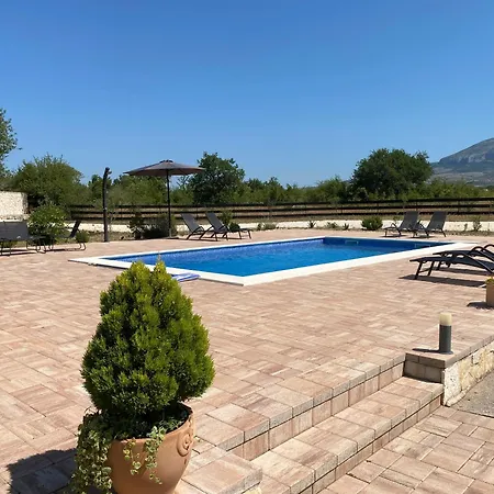 Сasa de vacaciones Iris Trbounje