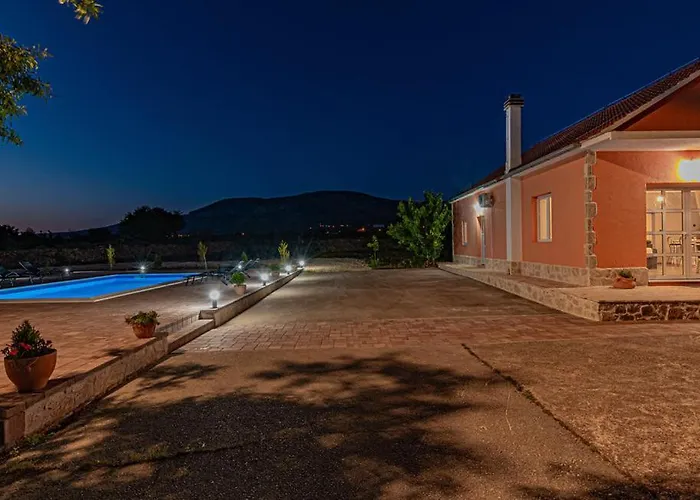 Iris Vikendica Trbounje