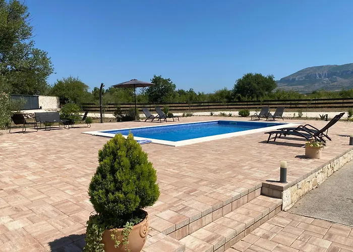 Vakantiehuis Iris Trbounje