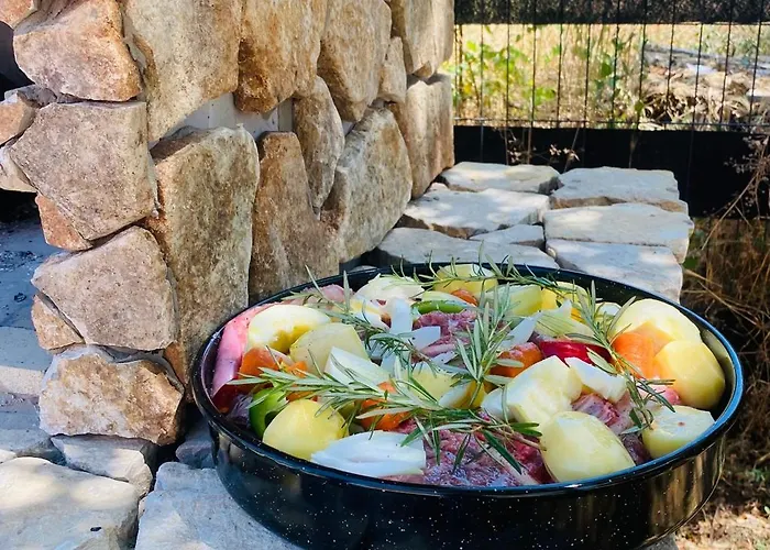 Vikendica Iris Trbounje